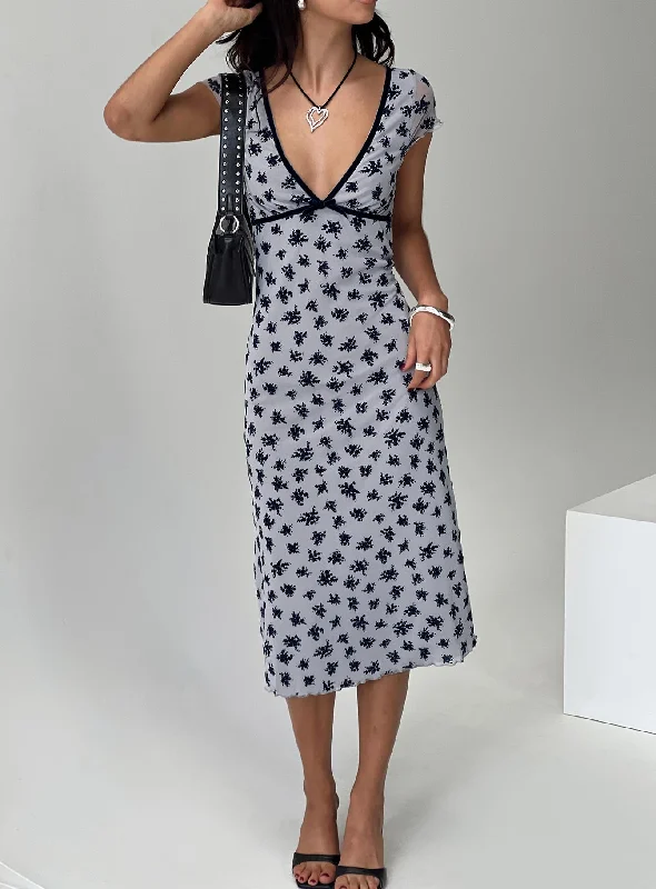 Midi dresses with embroidered accents for a unique and detailed design Vilinia Midi Dress Floral Cluster Grey Midi dresses with embroidered accents for a unique and detailed design Vilinia Midi Dress Floral Cluster Grey